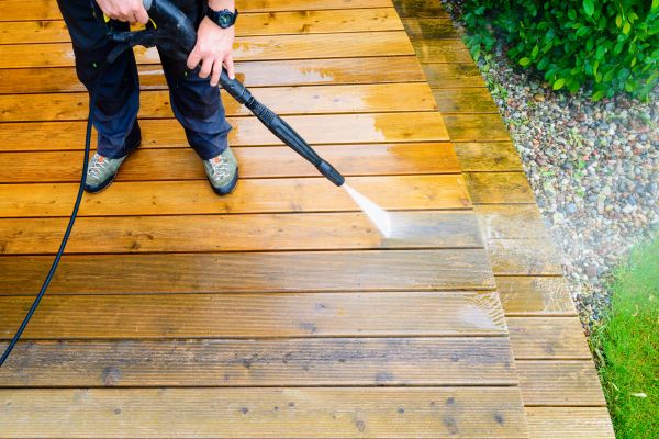 Deck Power Washing in Ankeny