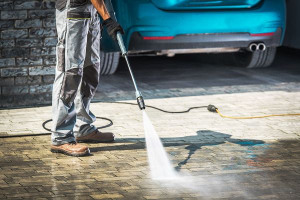 Driveway Pressure Washing in Ankeny