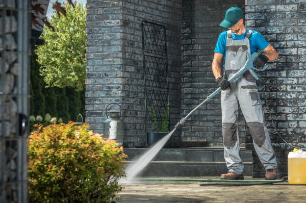Outside House Cleaning in Ankeny