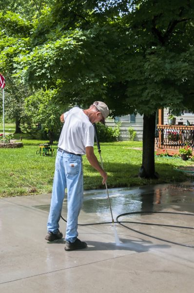 Driveway Concrete Cleaning in Ankeny