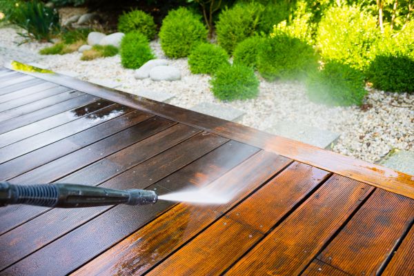 Deck Cleaning in Ankeny
